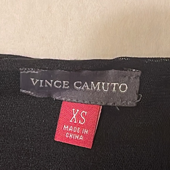VINCE CAMUTO Top. Size X Small - Picture 6 of 8